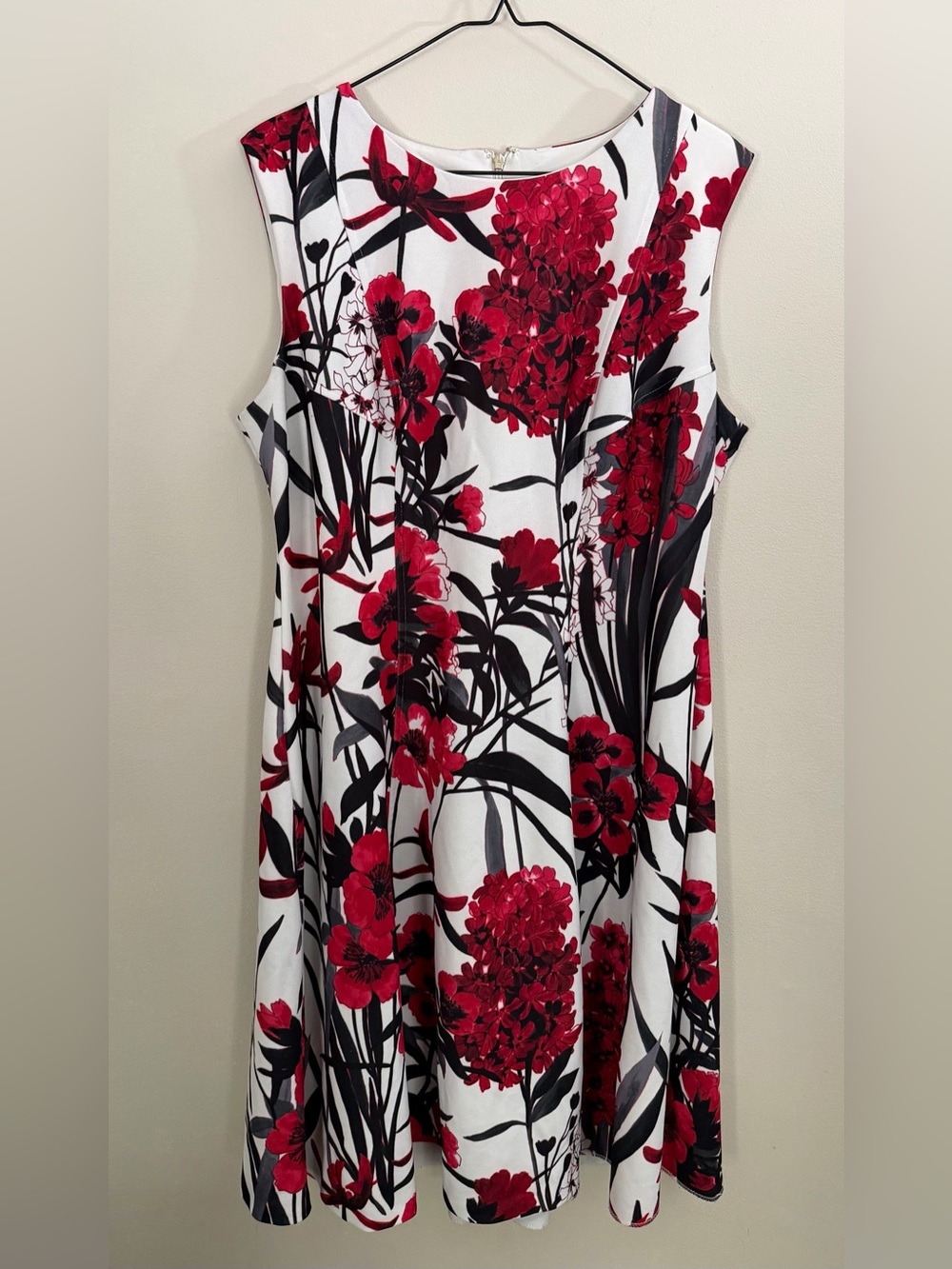 Sz 16 Tommy Hilfiger sleeveless a-line dress- white red floral- cocktail work